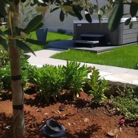 Superior One Bedroom *