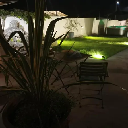 Superior One Bedroom Apartment *